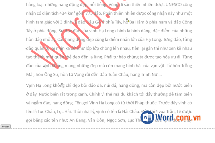 Nhấp đúp chuột vào phần header hoặc footer, chọn vào hình watermark