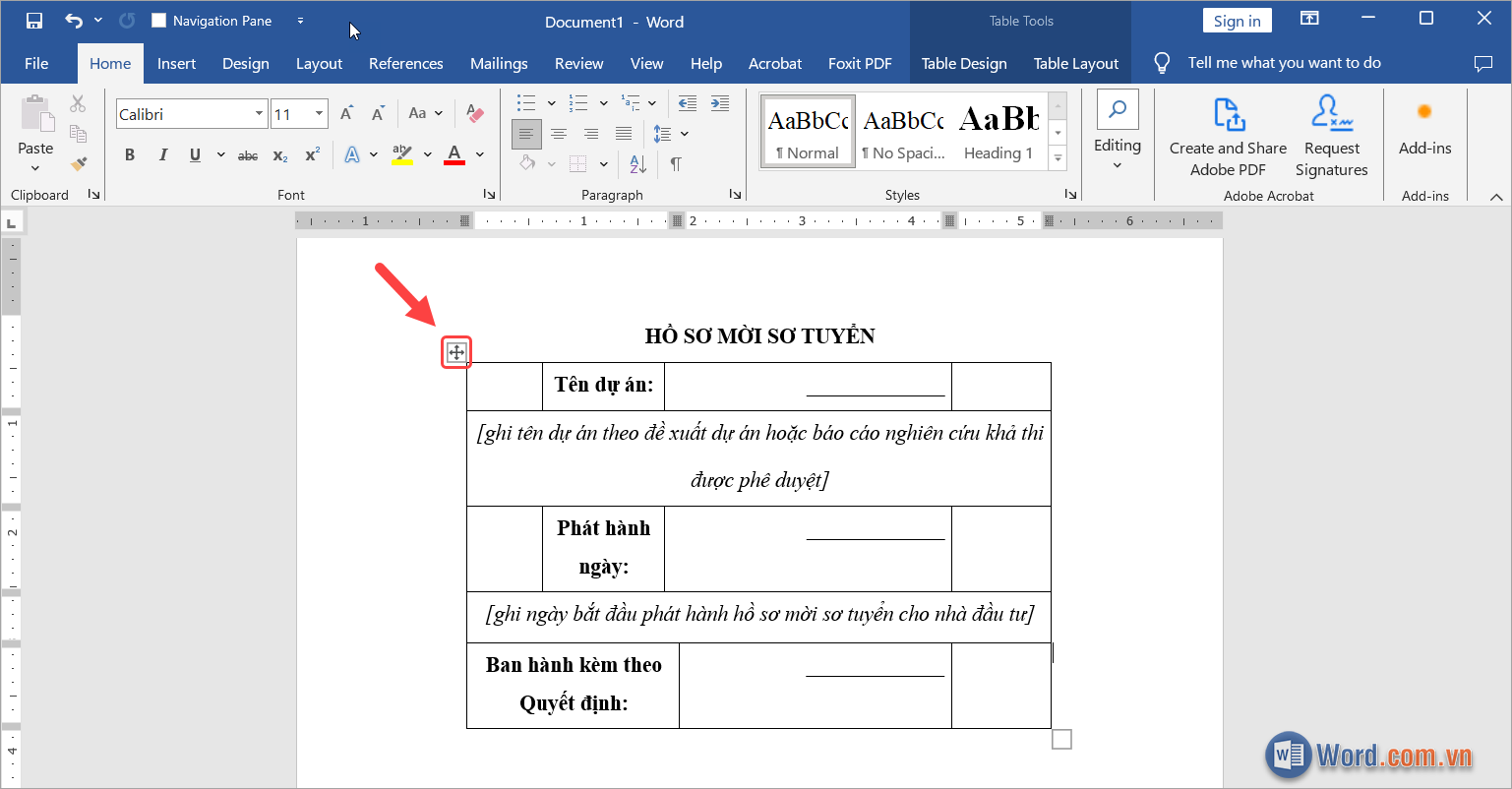 Nhấn giữ Mũi tên đa hướng và tiến hành kéo bảng đến vị trí muốn đặt