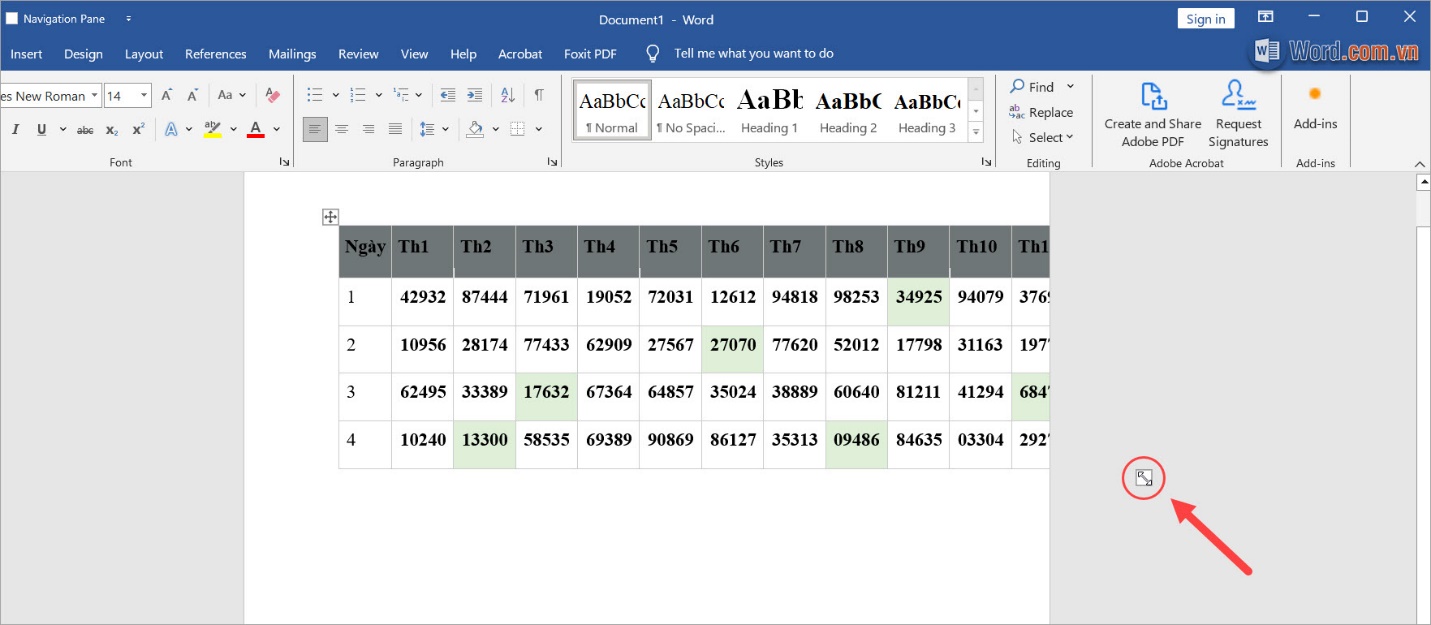 Nhấn giữ ô vuông và kéo để thay đổi kích thước bảng