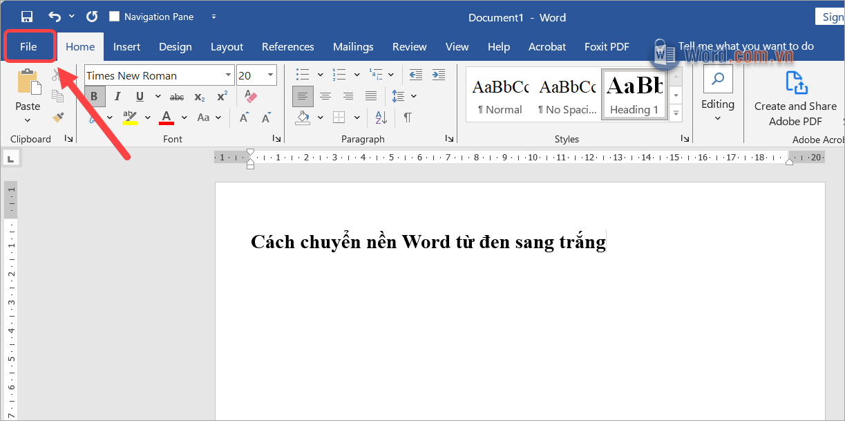 Chọn thẻ File trên giao diện làm việc của Word để xem thêm các chế độ