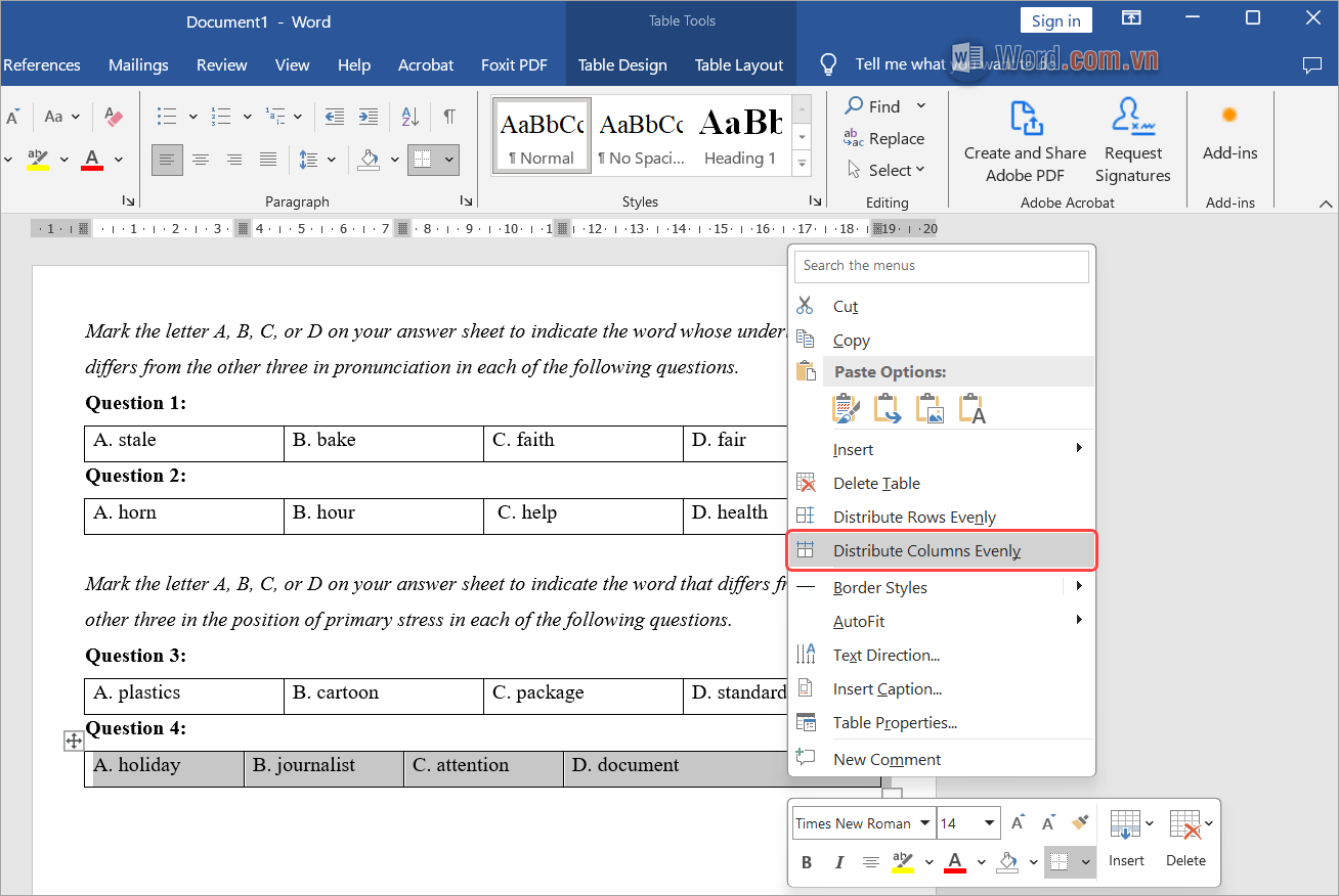 Click chuột phải và chọn Distribute Columns Evenly để căn chỉnh các ô bằng nhau