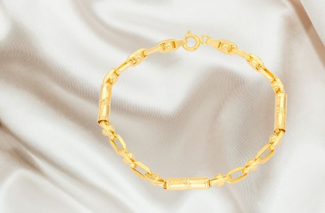 Lắc tay mắt xích – thiết kế trẻ trung, hiện đại